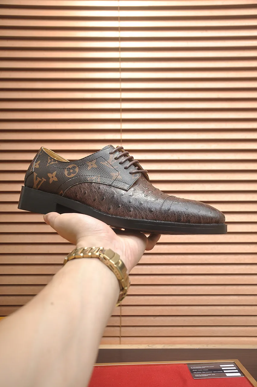 Men's men's shoes 💰500💶 [LV] (original single cowhide lining) 🍀LV's latest genuine leather business suit shoes are launched simultaneously on the official website. The first-layer cowhide imported from Italy is made of heavy gold, 💥official website 1:1 rubber outsole. Versatile to wear, high-end without losing class, and the color combination is extraordinary. This four-season style is alluring when worn on your feet, showing off your big-name flair. Standard code 38-45 (45 customized)